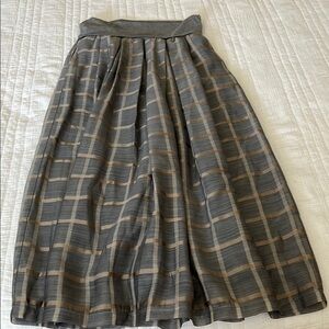 Elegant Gray Plaid Women's Skirt by Peserico